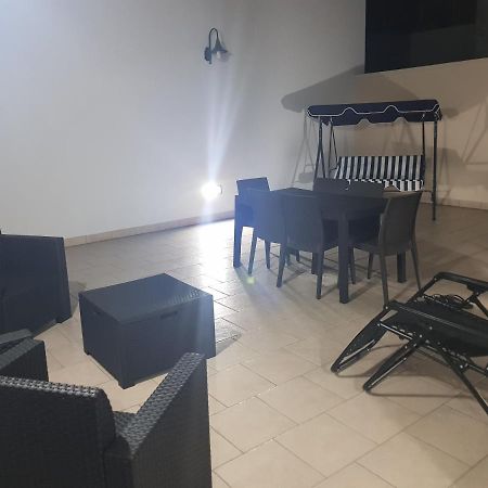 Vacation Rental "Nonna Cecilia"レッチェ エクステリア 写真